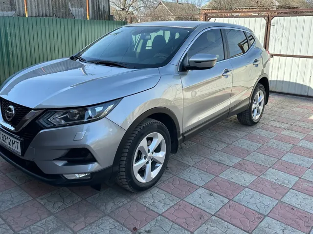 Nissan Qashqai - фото 1