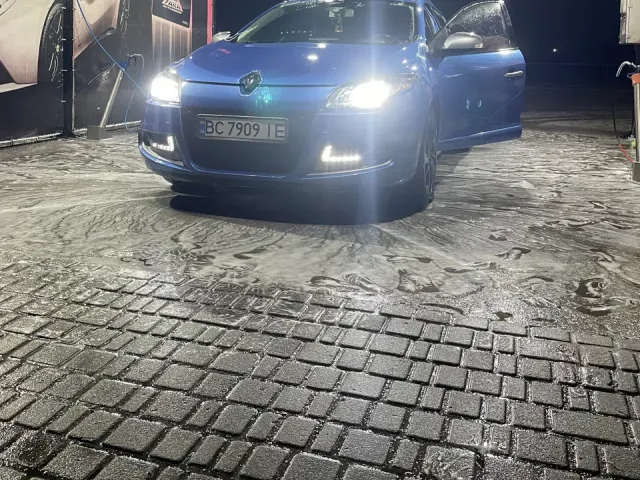 Renault Megane - фото 1