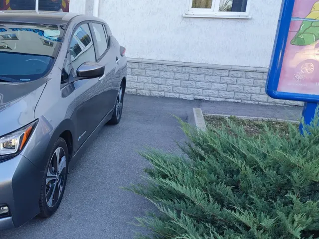 Nissan Leaf - фото 2
