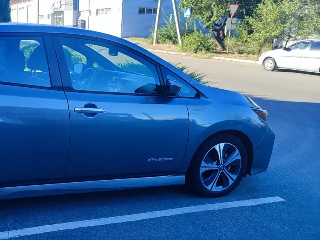 Nissan Leaf - фото 3