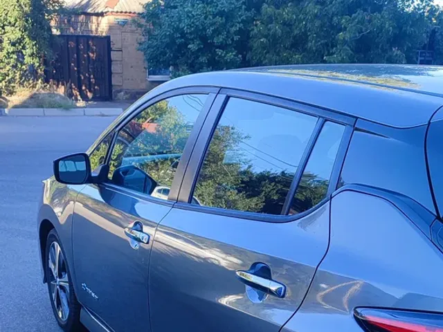 Nissan Leaf - фото 5