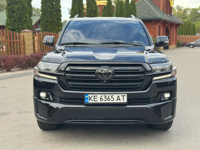 Toyota Land Cruiser - фото 1