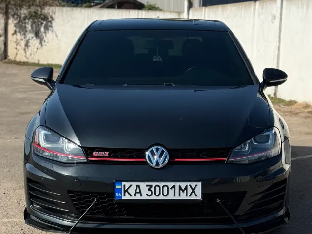 Volkswagen Golf GTI - фото 1