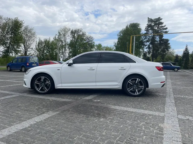 Audi A4 - фото 3
