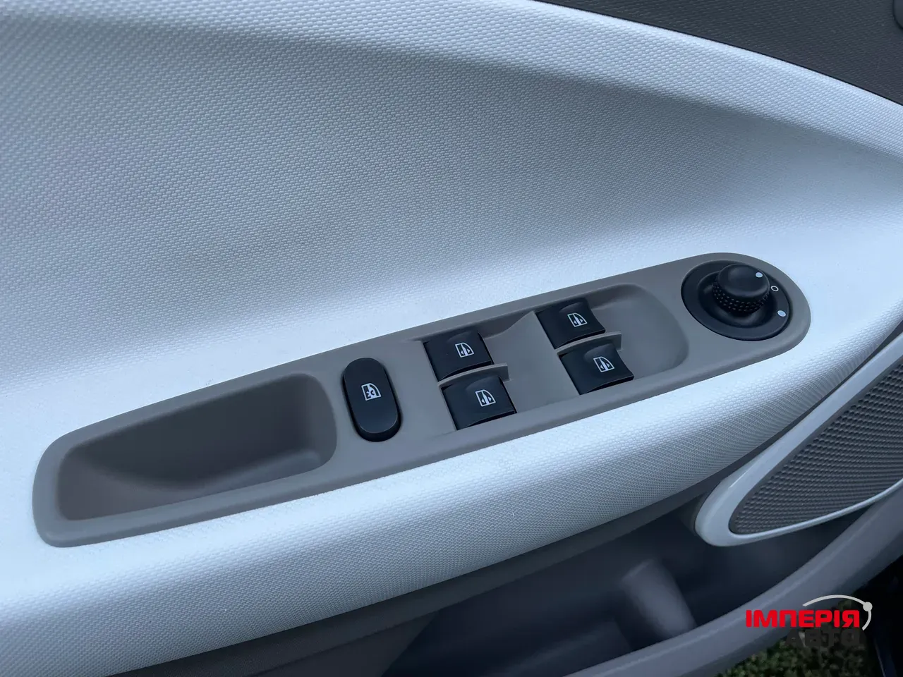 Renault ZOE - фото 19