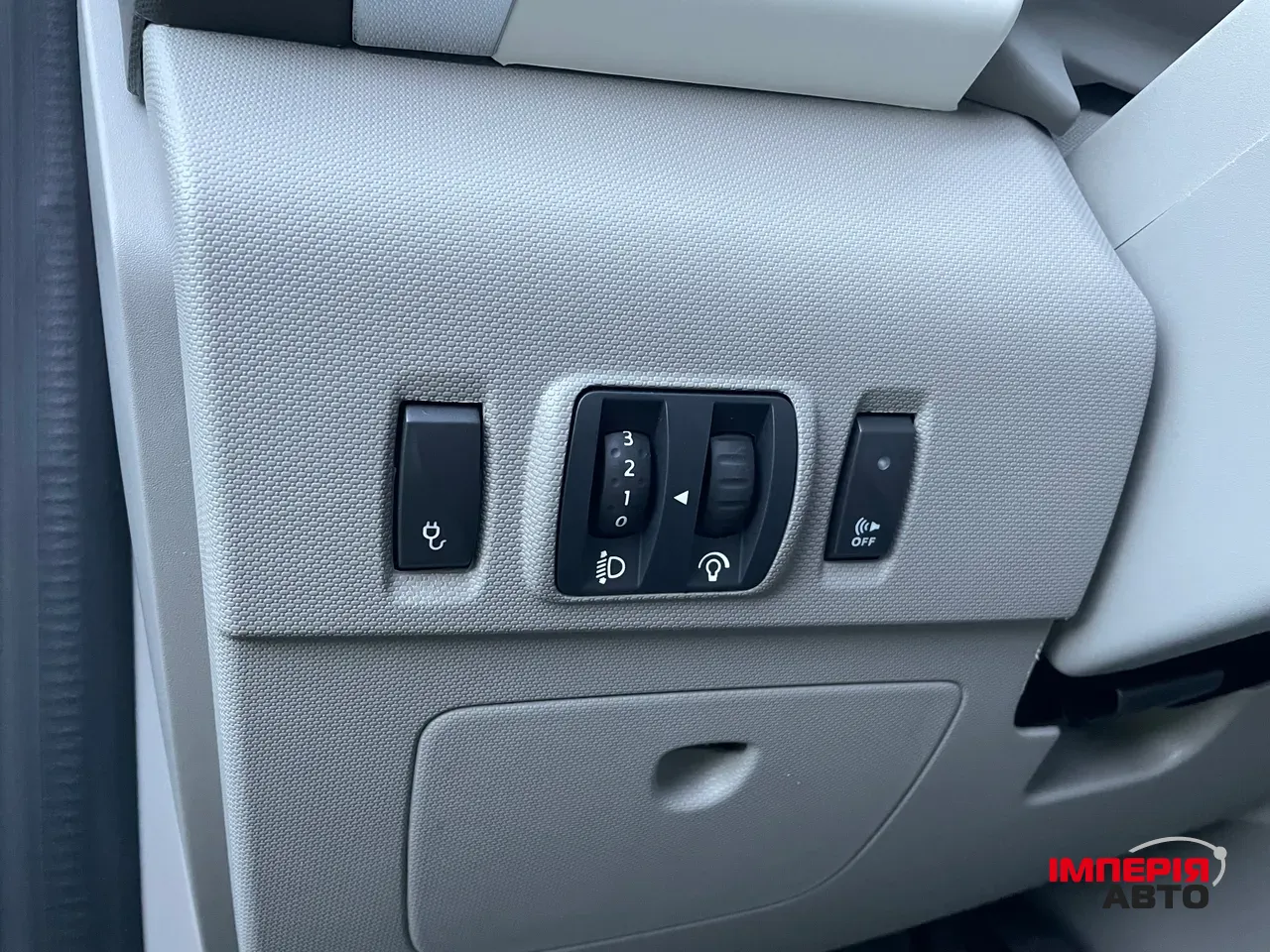 Renault ZOE - фото 20