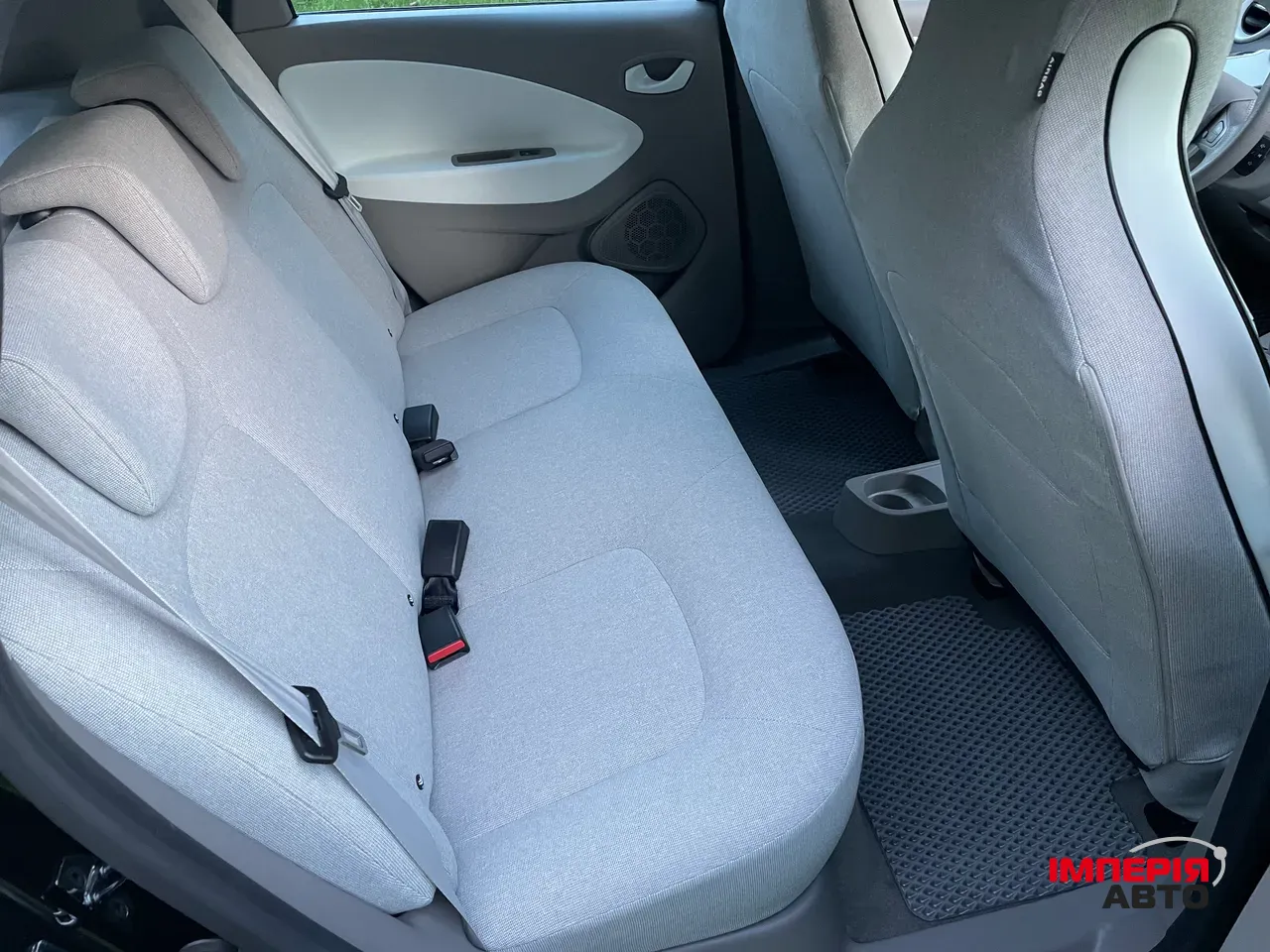 Renault ZOE - фото 23