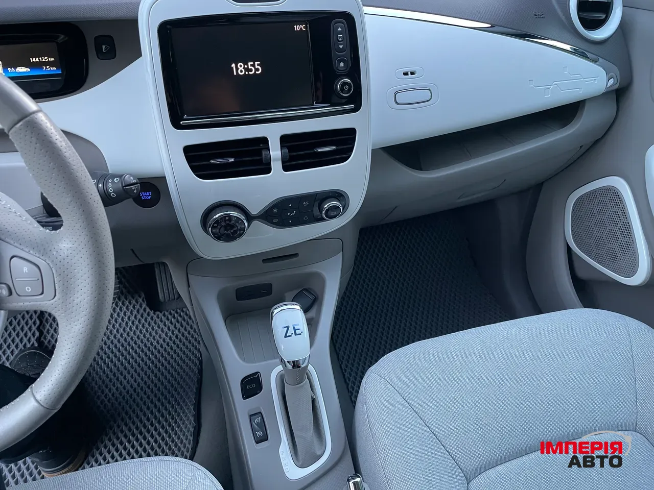 Renault ZOE - фото 18