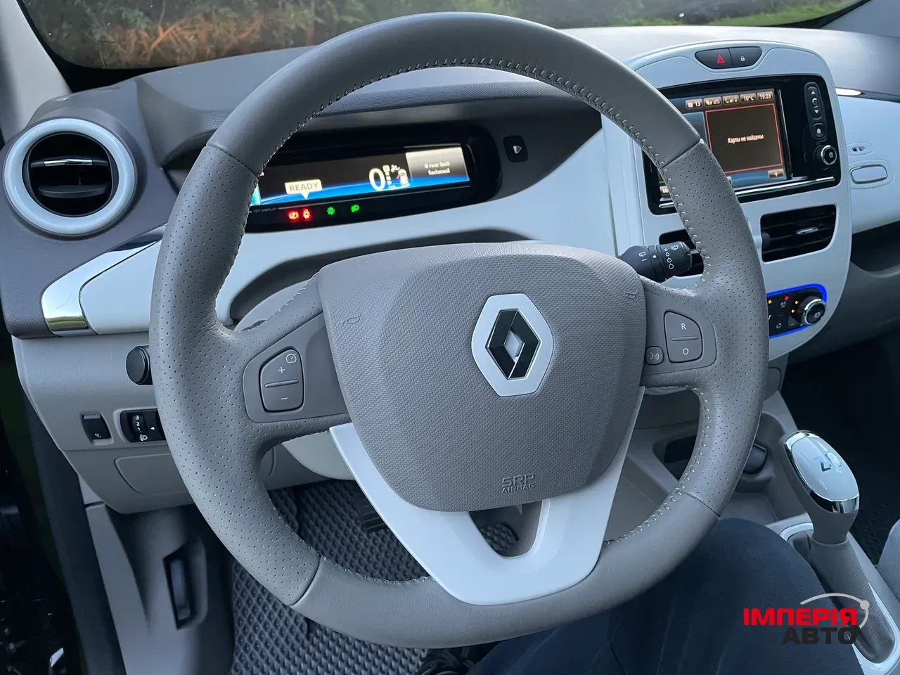 Renault ZOE - фото 24