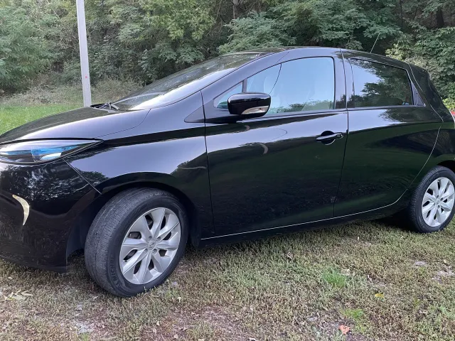 Renault ZOE - фото 3