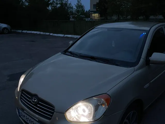 Hyundai Accent - фото 4