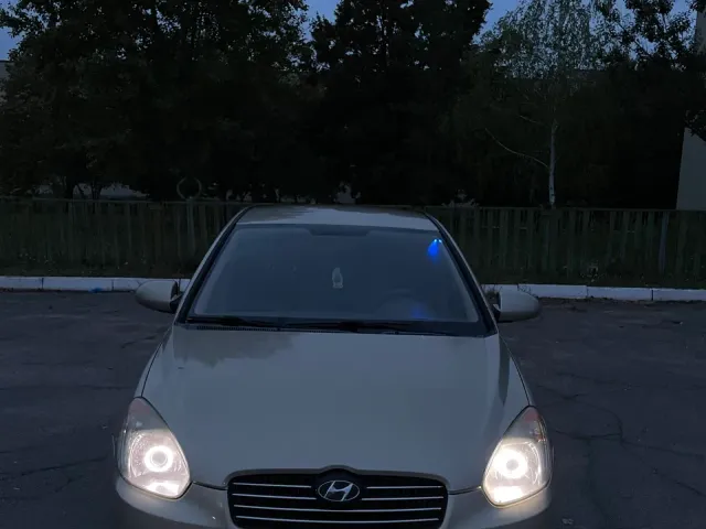 Hyundai Accent - фото 3