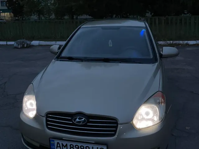 Hyundai Accent - фото 2