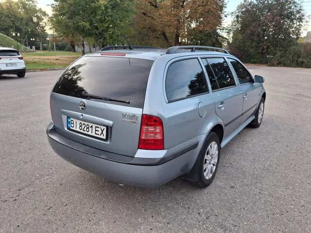 Skoda Octavia - фото 4