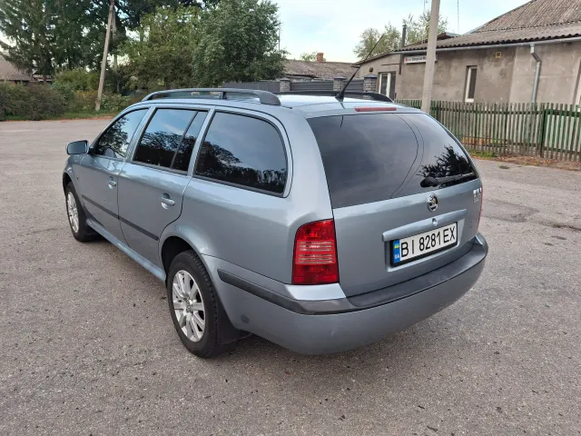 Skoda Octavia - фото 3