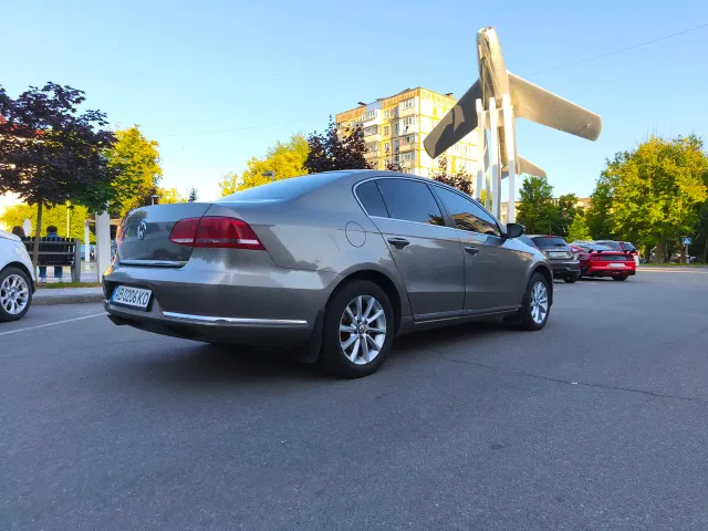 Volkswagen Passat - фото 3