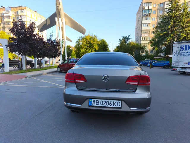 Volkswagen Passat - фото 4