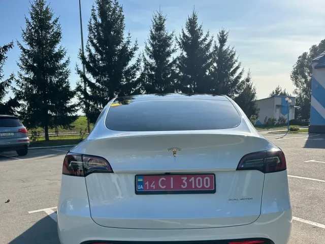 Tesla Model Y - фото 5
