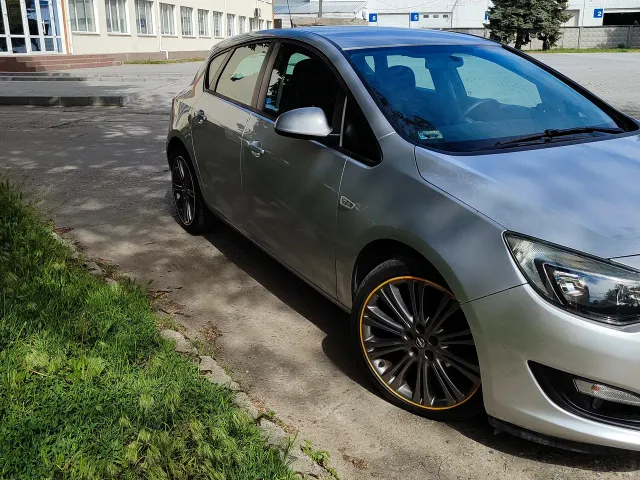 Opel Astra - фото 3