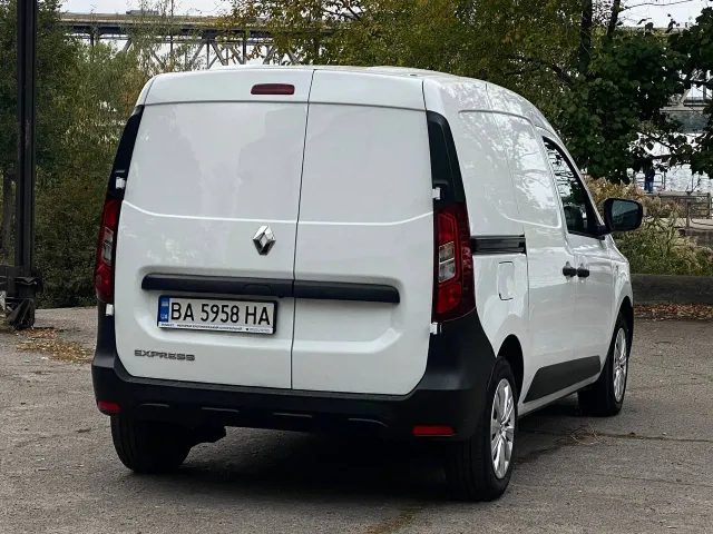 Renault Express - фото 4