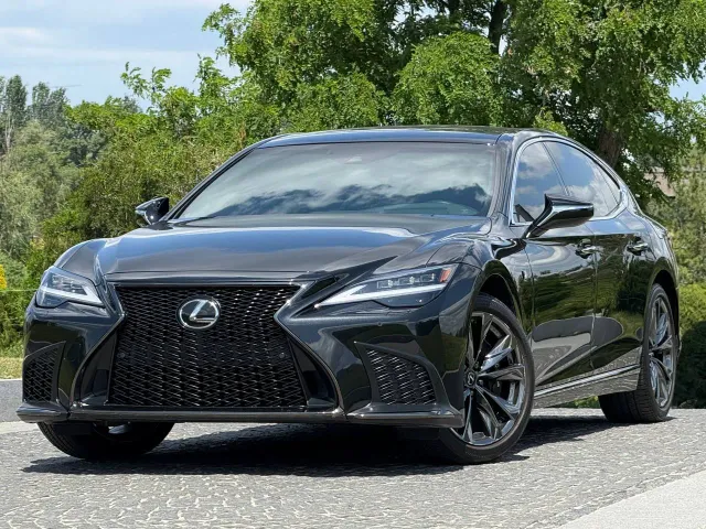 Lexus LS - фото 2