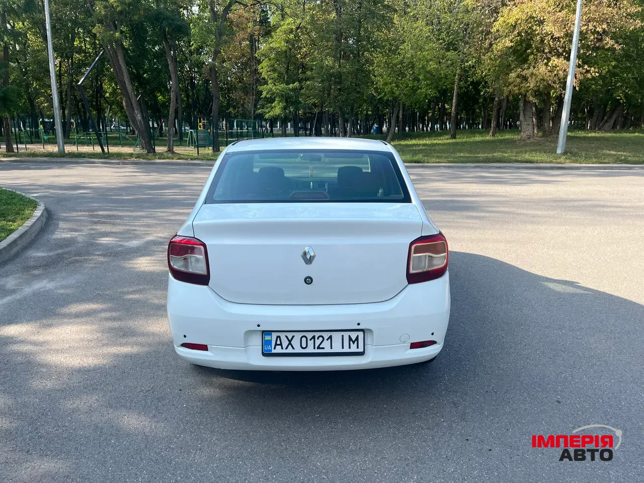 Renault Logan - фото 2