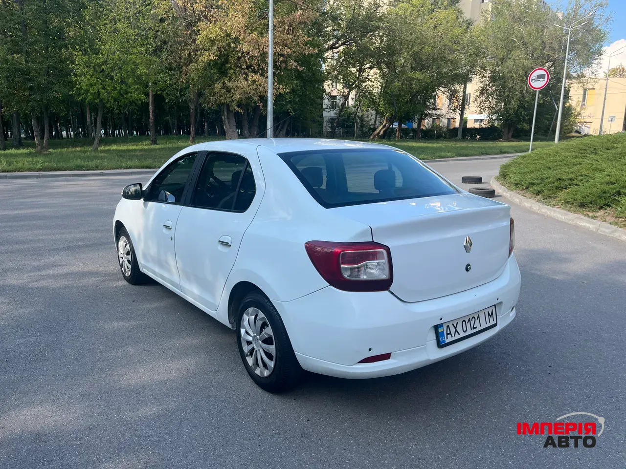 Renault Logan - фото 4