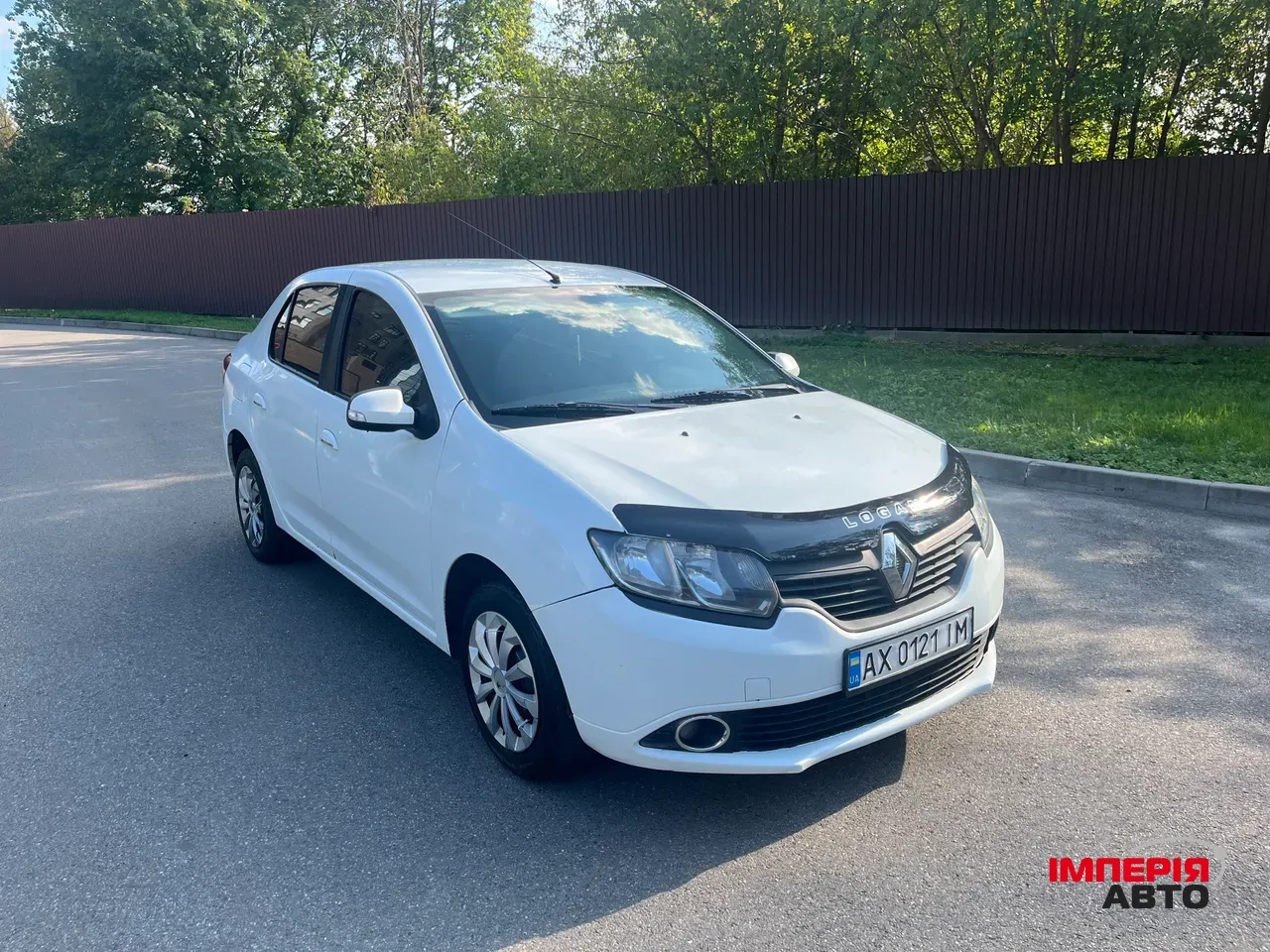 Renault Logan - фото 7