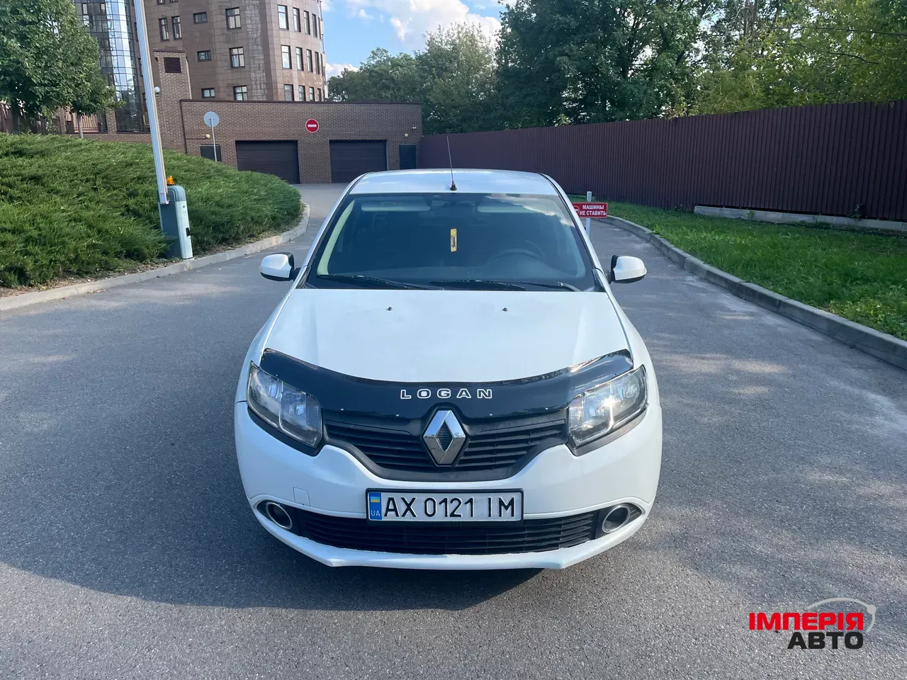 Renault Logan - фото 10