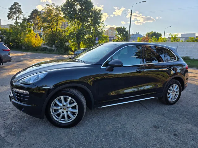 Porsche Cayenne - фото 1