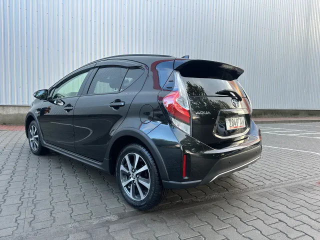 Toyota Aqua - фото 2