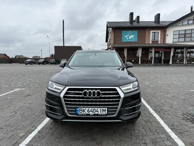 Audi Q7 - фото 2