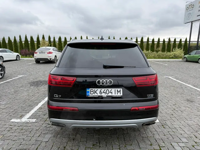 Audi Q7 - фото 4