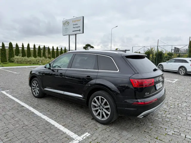 Audi Q7 - фото 5
