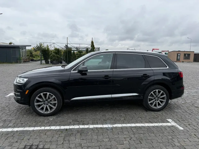 Audi Q7 - фото 1