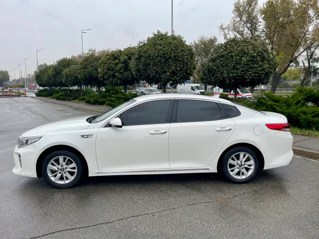 Kia K5 - фото 1