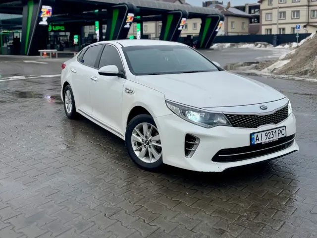 Kia K5 - фото 1