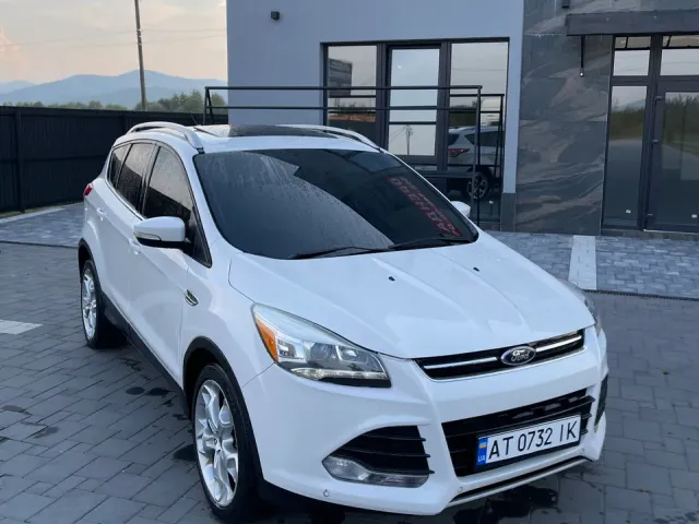 Ford Escape - фото 1