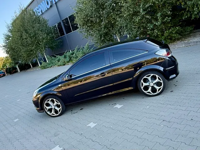 Opel Astra - фото 1