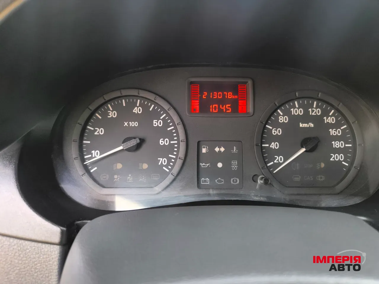 Dacia Logan - фото 6