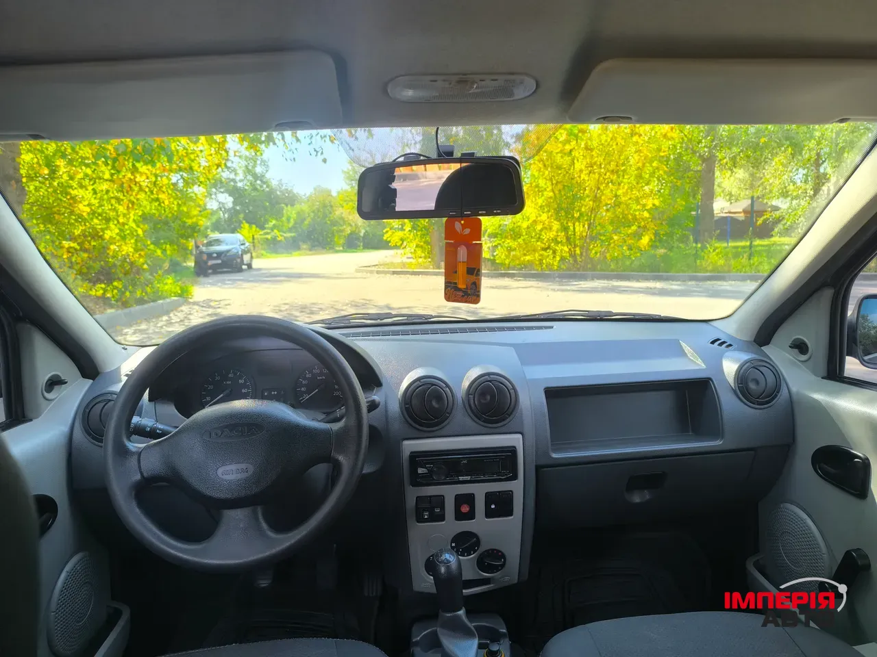 Dacia Logan - фото 11