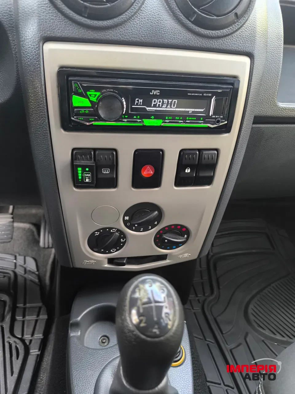 Dacia Logan - фото 4