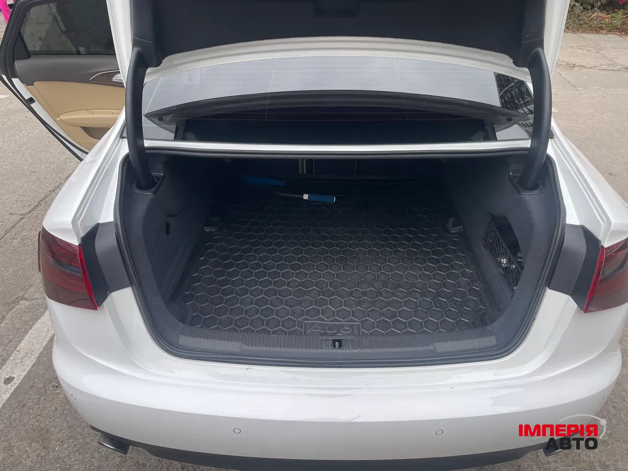 Audi A6 - фото 9