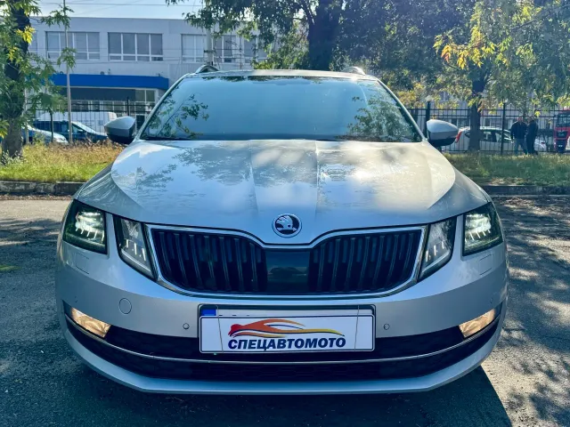 Skoda Octavia - фото 4