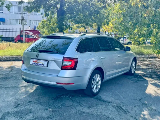 Skoda Octavia - фото 3