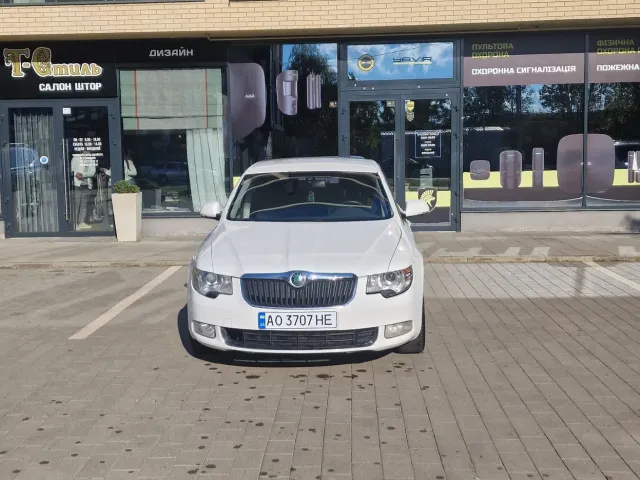 Skoda Superb - фото 1
