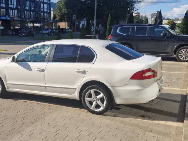 Skoda Superb - фото 4