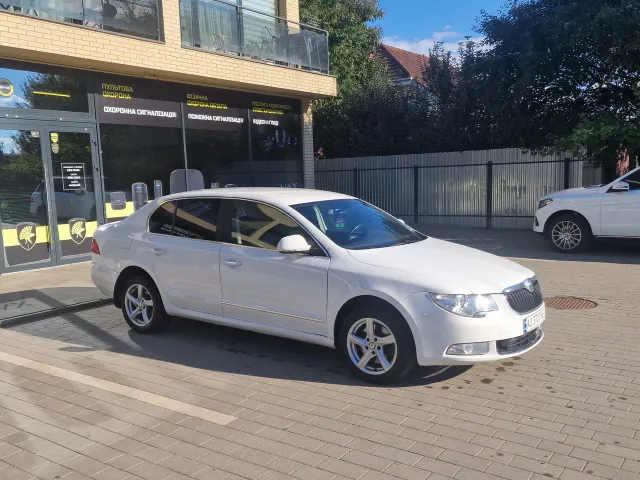 Skoda Superb - фото 5