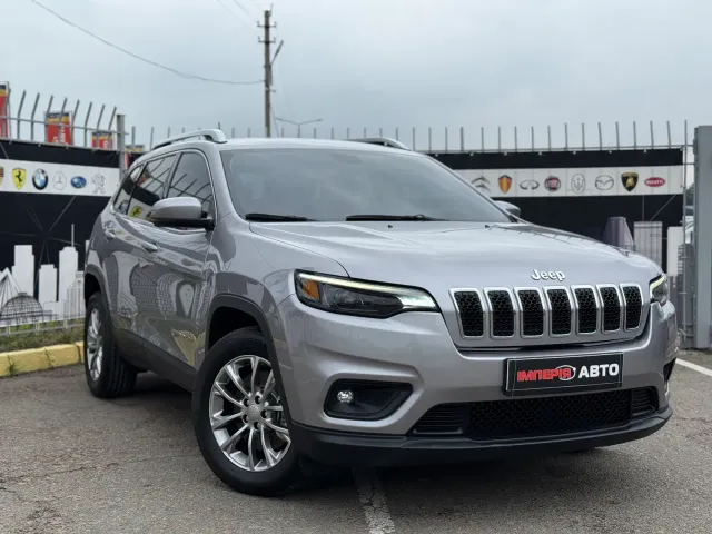 Jeep Cherokee - фото 2