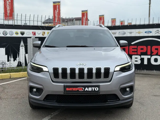 Jeep Cherokee - фото 3